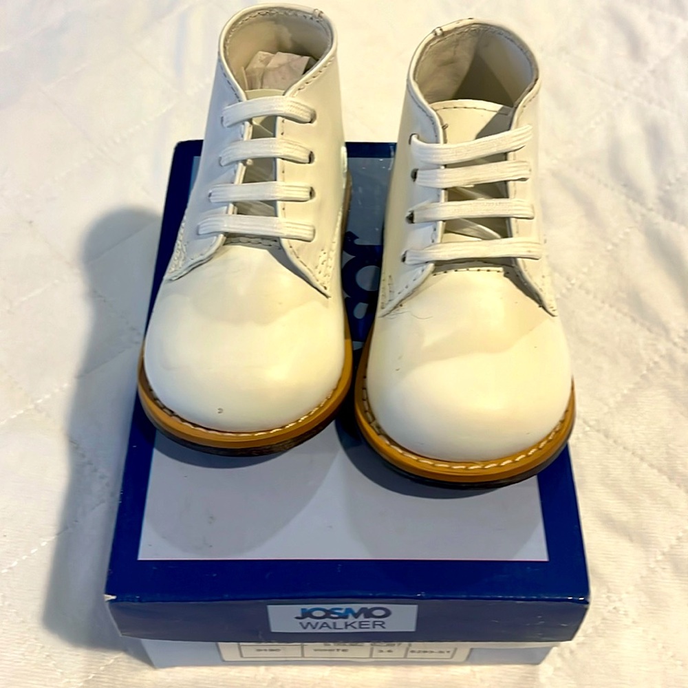 Baby Shoes. 3.5.  NIB